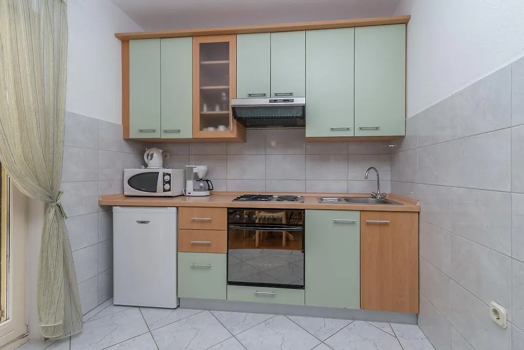 Apartments In Trogir 0*,